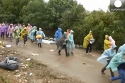 Migrants: Croatia says no need to close border, 73,500 men, women and children have arrived on the border in the last 11 days alone -video