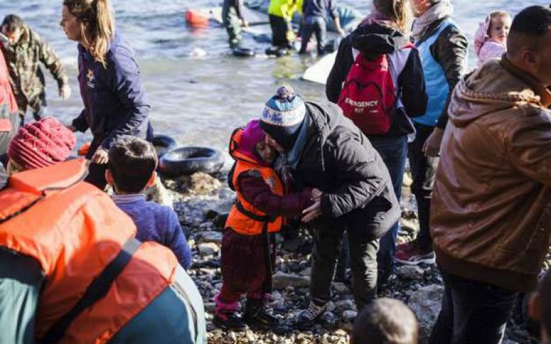 Refugees and migrants braving seas to flee to Europe in 2015 top one million (UN)
