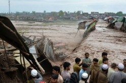 Pakistan: at least 53 dead and 60 injured in weather