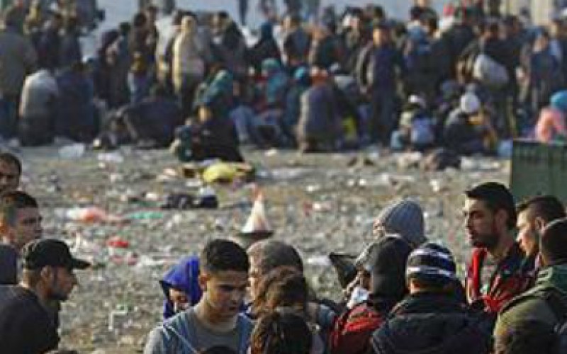 Aid agencies fear for thousands of migrants with new border controls in western Balkans