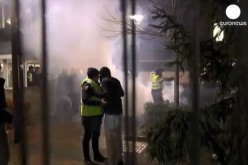 Dutch riot over plans for a refugee centre- video